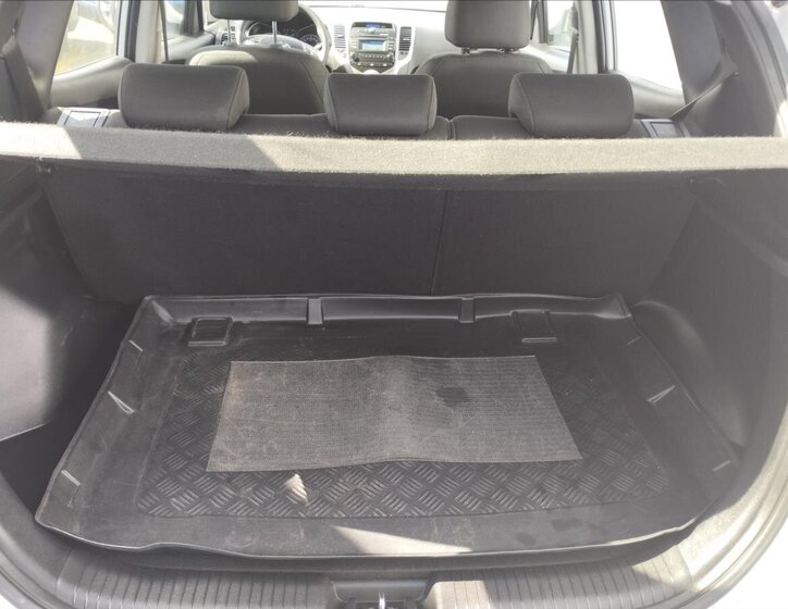 Hyundai ix20 MPV 1,4 l 57 kw