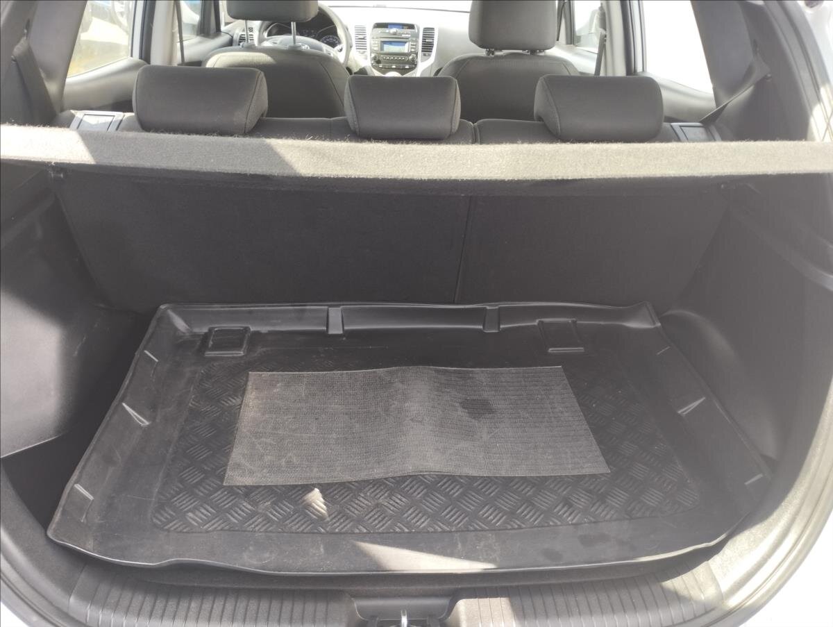 Hyundai ix20 MPV 1,4 l 57 kw