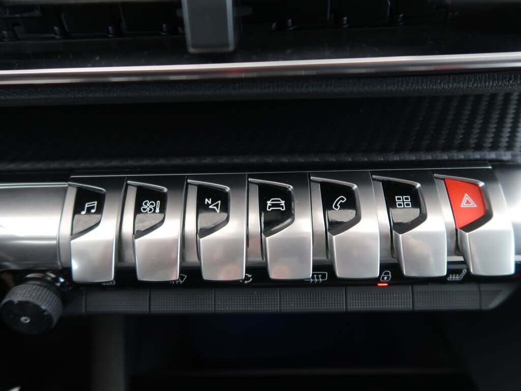 Peugeot 5008 SUV 1,2 l 96 kw