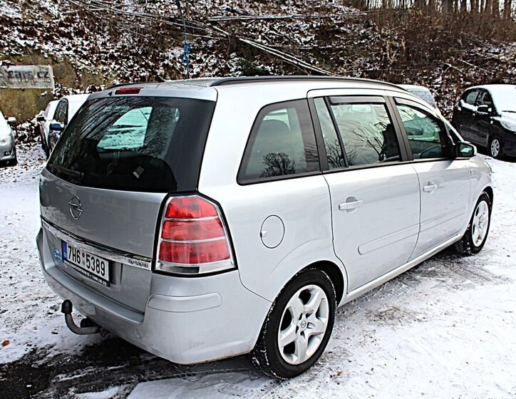 Opel Zafira 5