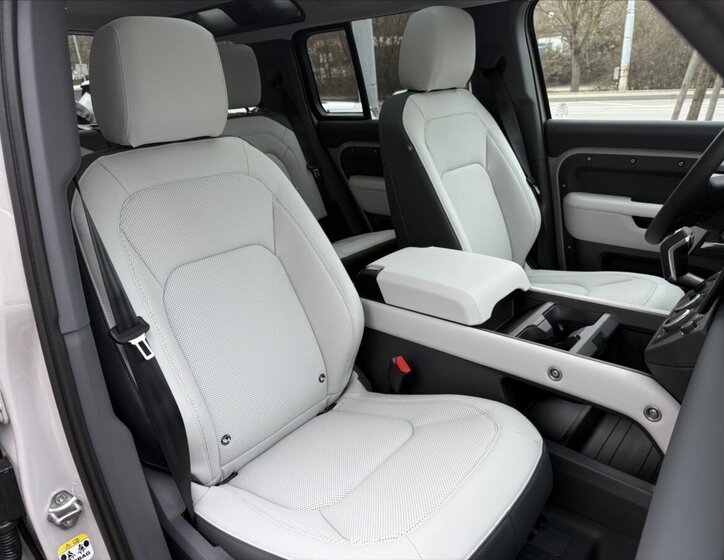 Land Rover Defender SUV / Terénní 3,0 l 184 kw