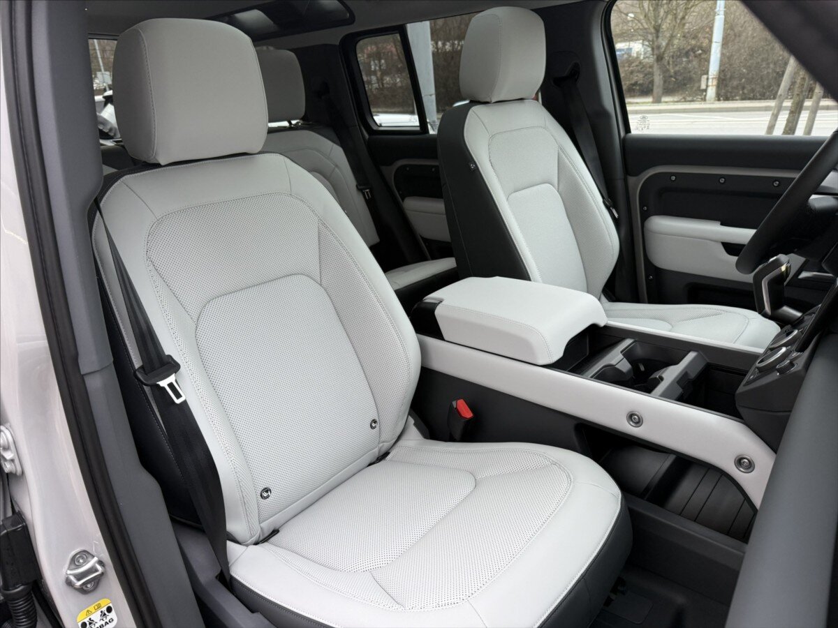 Land Rover Defender SUV / Terénní 3,0 l 184 kw