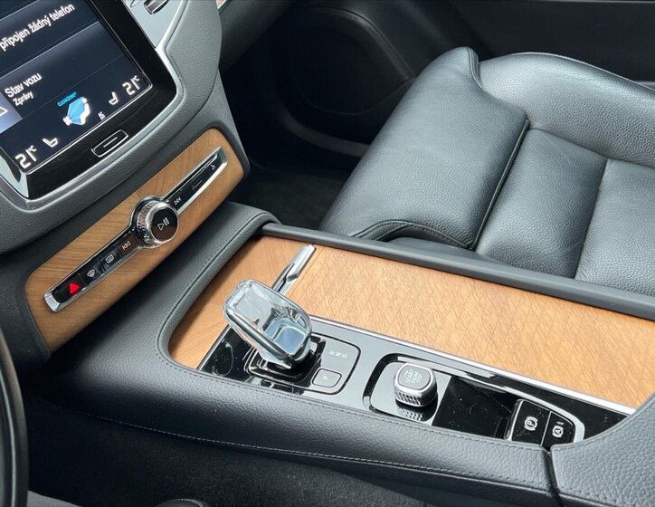 Volvo XC90 SUV / Terénní 2,0 l 173 kw