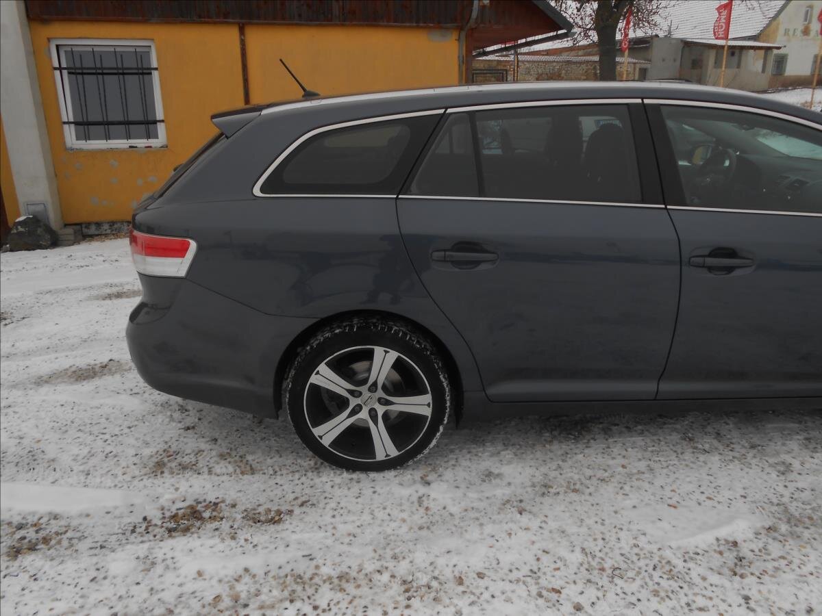 Toyota Avensis Kombi 1,8 l 108 kw
