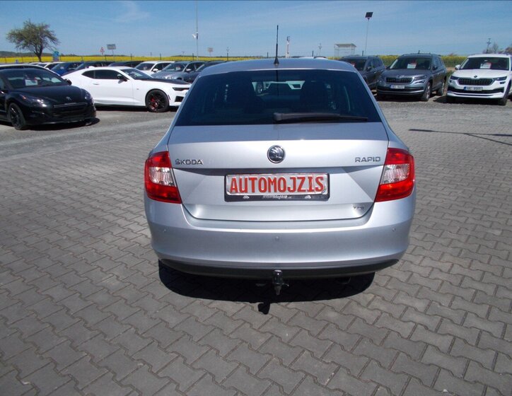 Škoda Rapid Sedan / Limuzína 1,6 l 77 kw