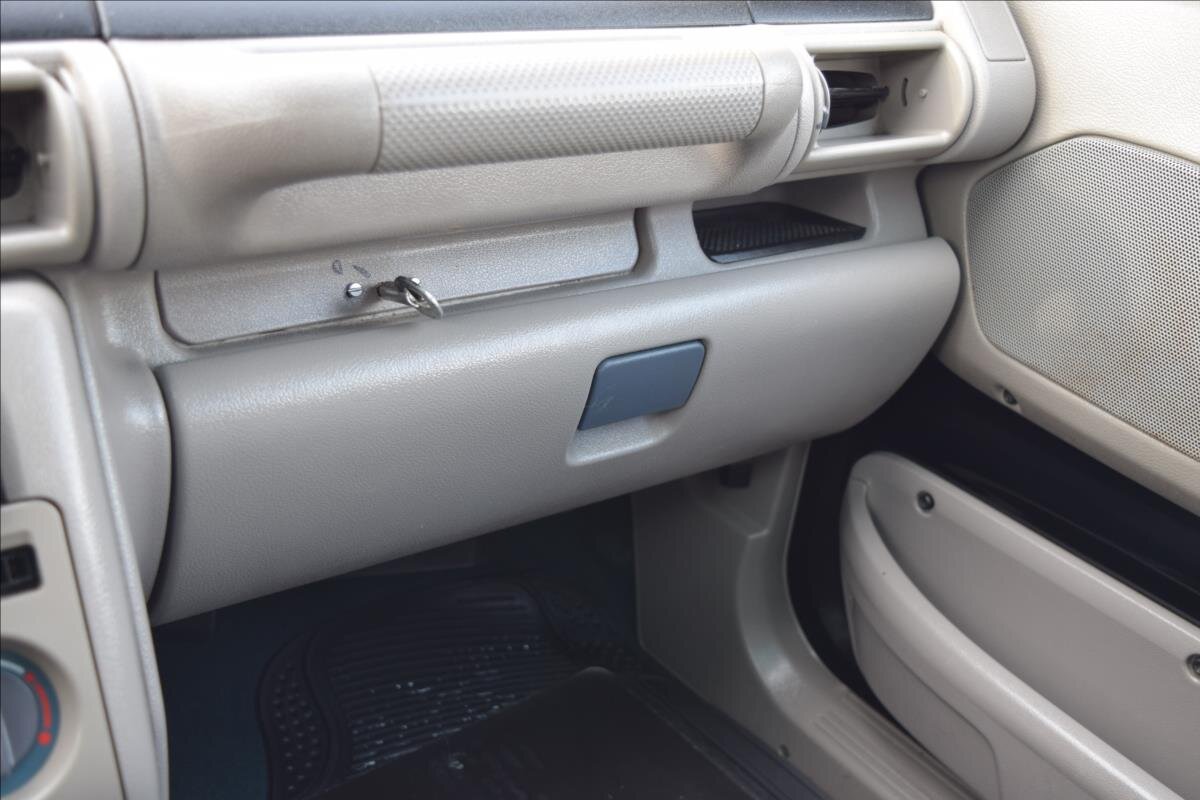 Land Rover Freelander Kombi 2,0 l 71 kw