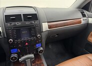 Volkswagen Touareg SUV / Terénní 3,0 l 165 kw