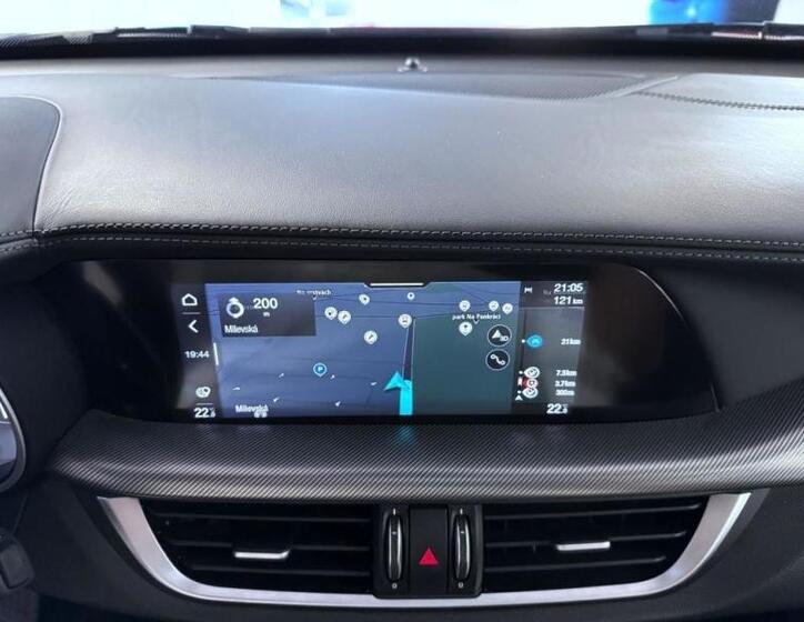 Alfa Romeo Stelvio 11