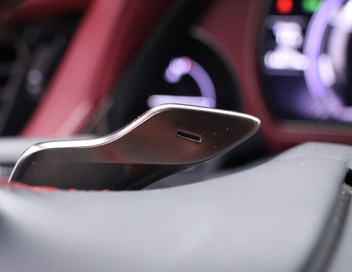 Lexus LS 500h Sedan / Limuzína 3,5 l 220 kw