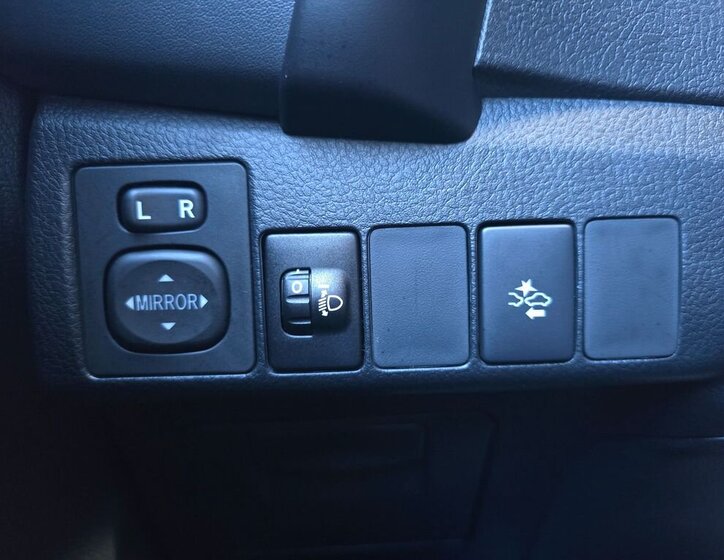 Toyota Corolla Sedan / Limuzína 1,6 l 97 kw