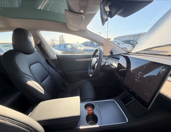 Tesla Model 3 Sedan / Limuzína 0,0 100 kw