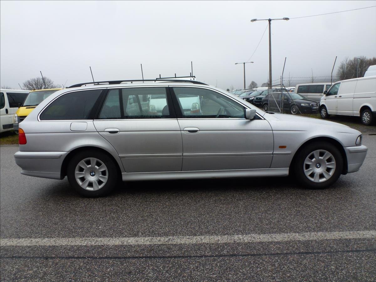 BMW Řada 5 Kombi 2,2 l 125 kw