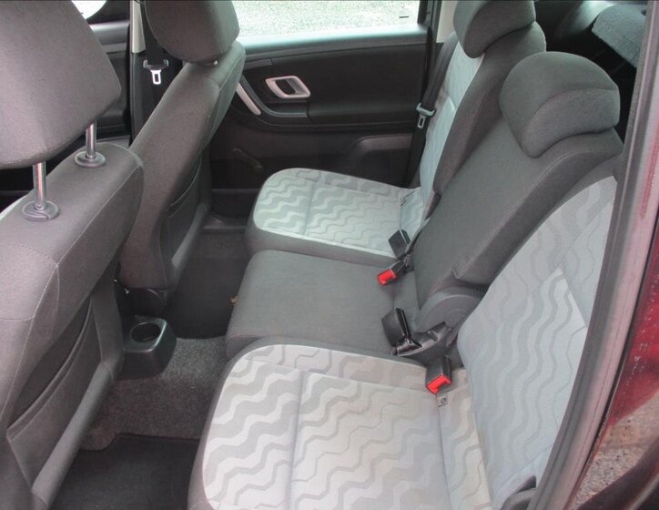 Škoda Roomster Kombi 1,2 l 51 kw