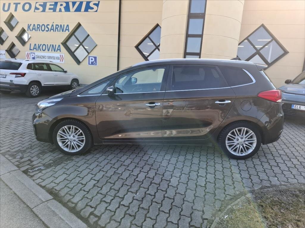 KIA Carens Kombi 1,7 l 104 kw