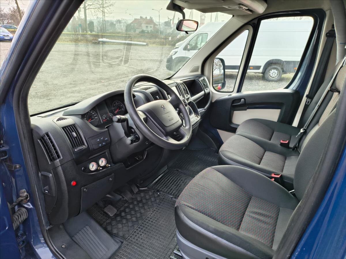 Peugeot Boxer Valník 2,0 l 120 kw