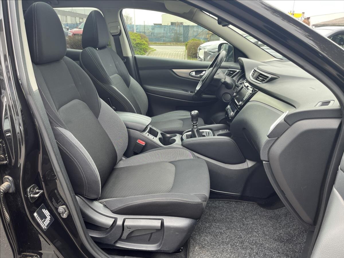 Nissan Qashqai SUV / Terénní 1,3 l 103 kw