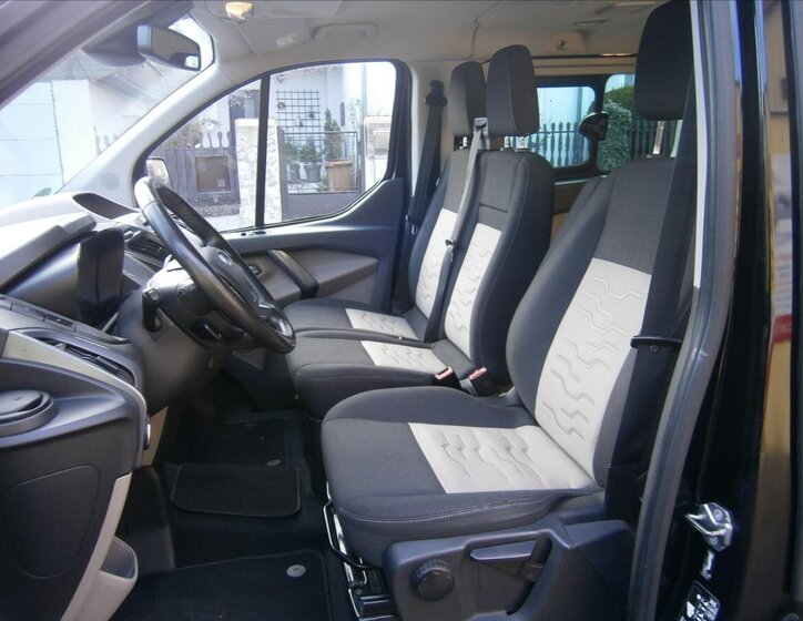 Ford Tourneo Custom 10