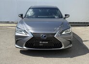 Lexus ES 300h Sedan / Limuzína 2,5 l 131 kw