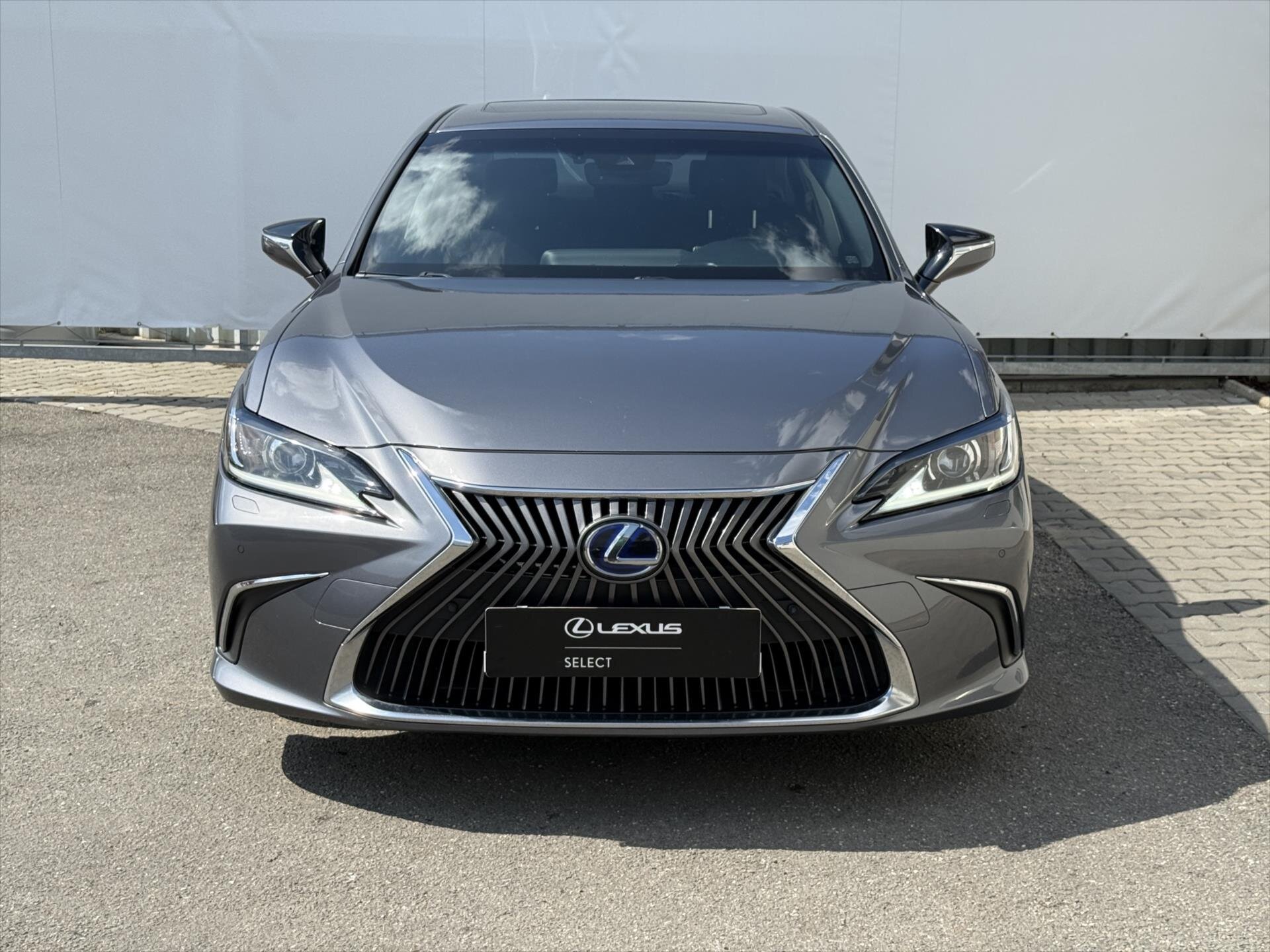 Lexus ES 300h Sedan / Limuzína 2,5 l 131 kw