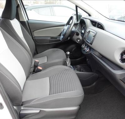 Toyota Yaris 12