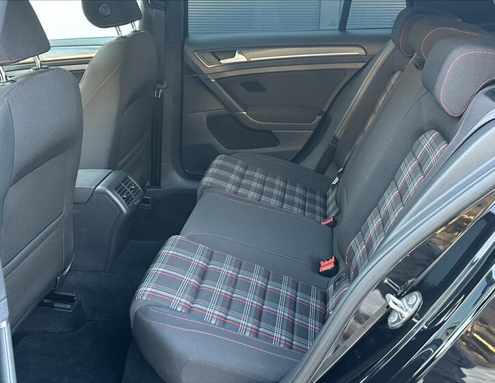 Volkswagen Golf Hatchback 2,0 l 180 kw