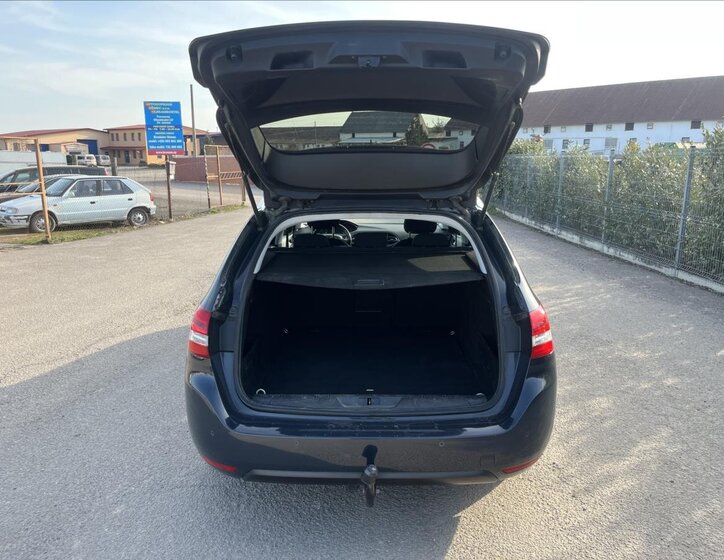 Peugeot 308 Kombi 1,5 l 96 kw