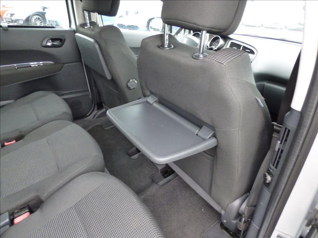 Peugeot 5008 MPV 1,6 l 88 kw