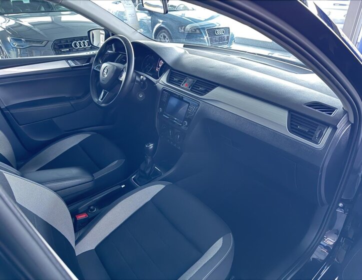 Škoda Rapid Hatchback 999,0 70 kw