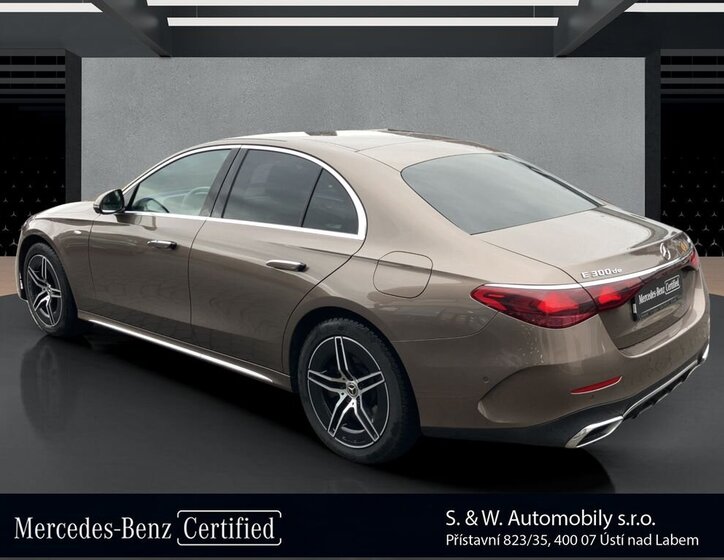 Mercedes-Benz Třídy E Sedan / Limuzína 2,0 l 290 kw