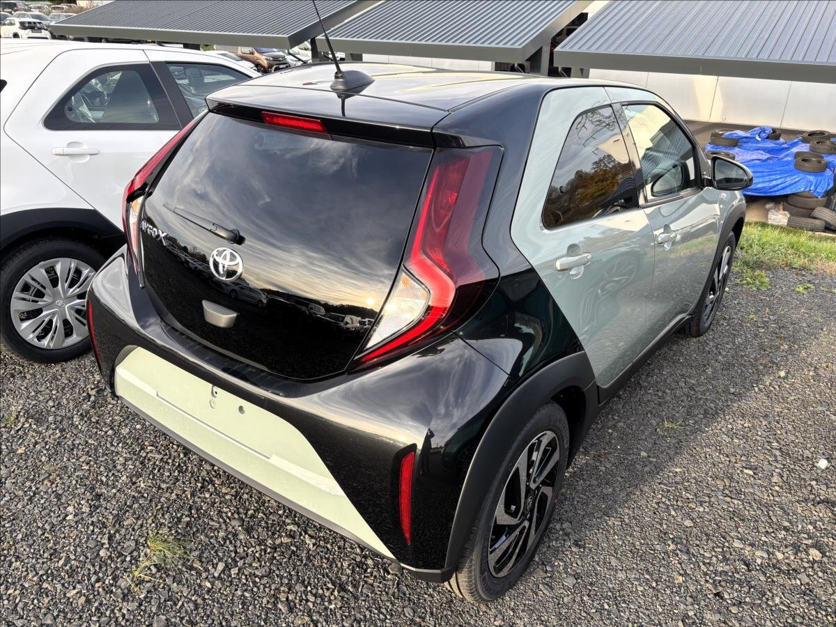 Toyota Aygo Hatchback 1,0 l 53 kw