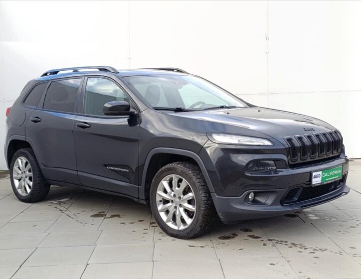 Jeep Cherokee SUV / Terénní 3,2 l 200 kw