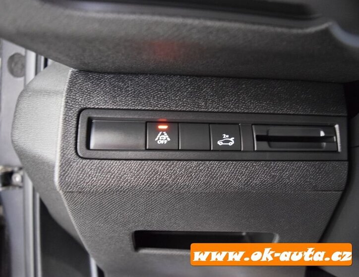 Peugeot 5008 MPV 1,5 l 96 kw