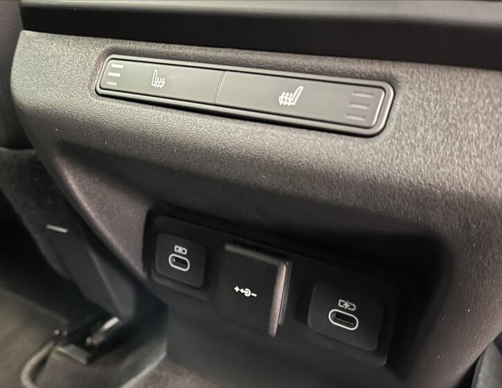 Land Rover Range Rover Evoque SUV / Terénní 1,5 l 198 kw