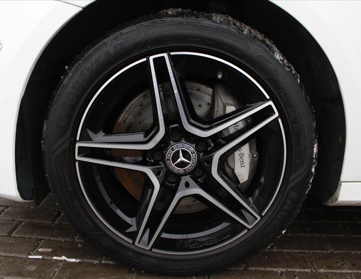 Mercedes-Benz Třídy E Kombi 2,0 l 143 kw