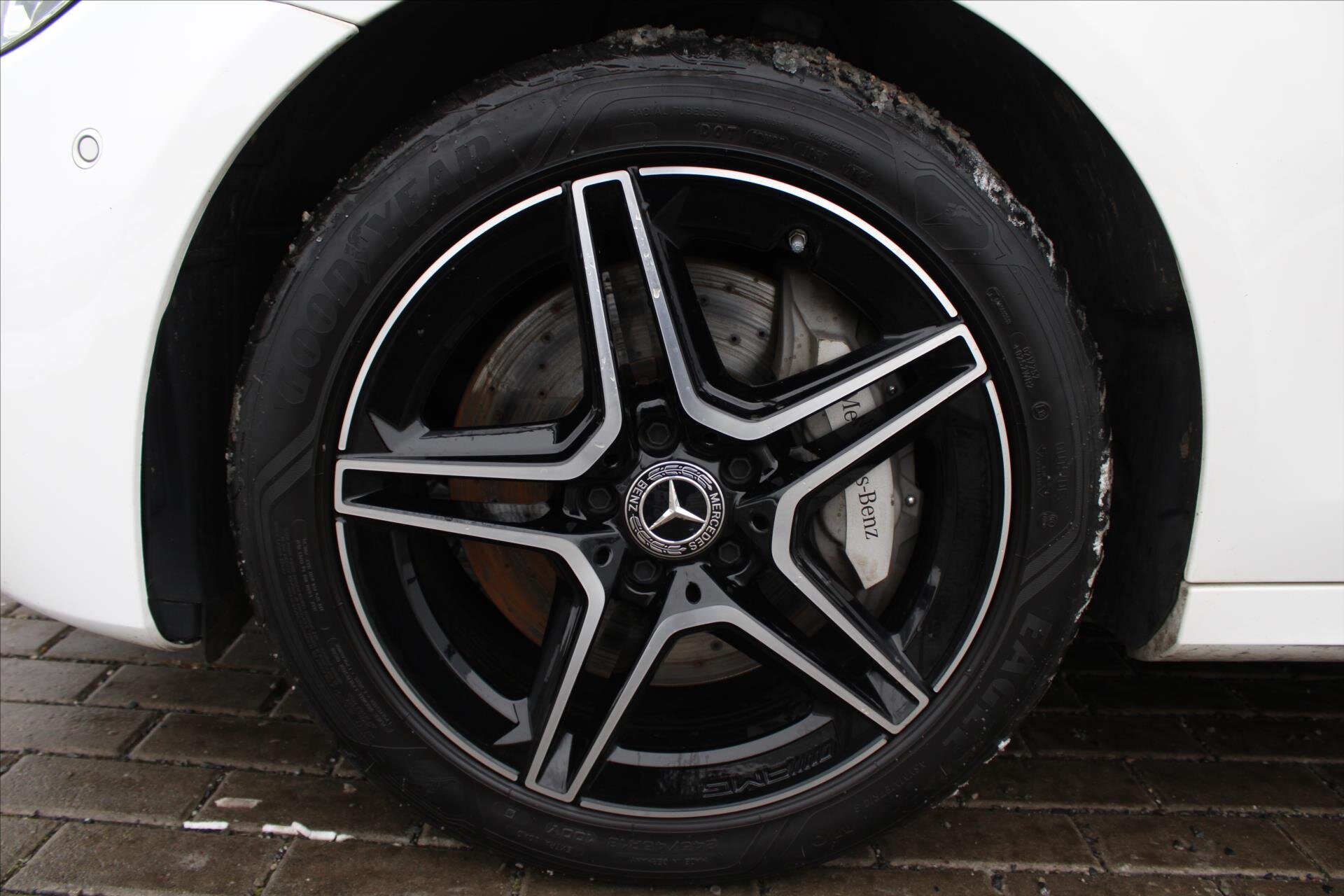 Mercedes-Benz Třídy E Kombi 2,0 l 143 kw