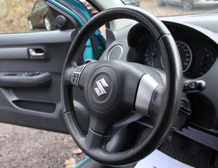 Suzuki Swift Hatchback 1,3 l 67 kw