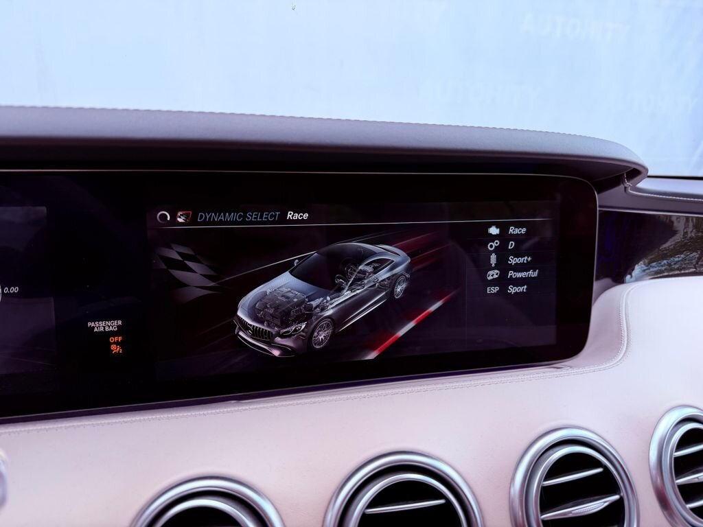 Mercedes-Benz Třídy S Kupé 4,0 l 450 kw