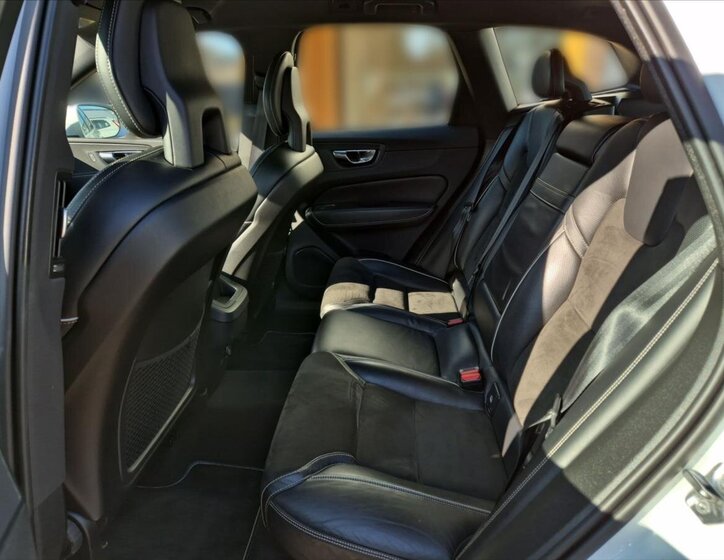 Volvo XC60 SUV / Terénní 2,0 l 140 kw