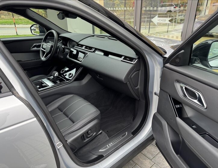 Land Rover Range Rover Velar 14