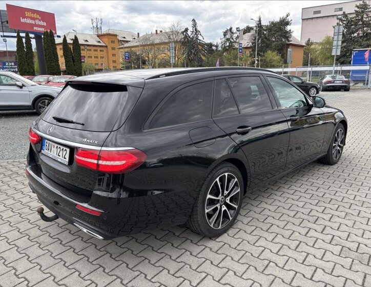 Mercedes-Benz Třídy E Kombi 2,0 l 143 kw