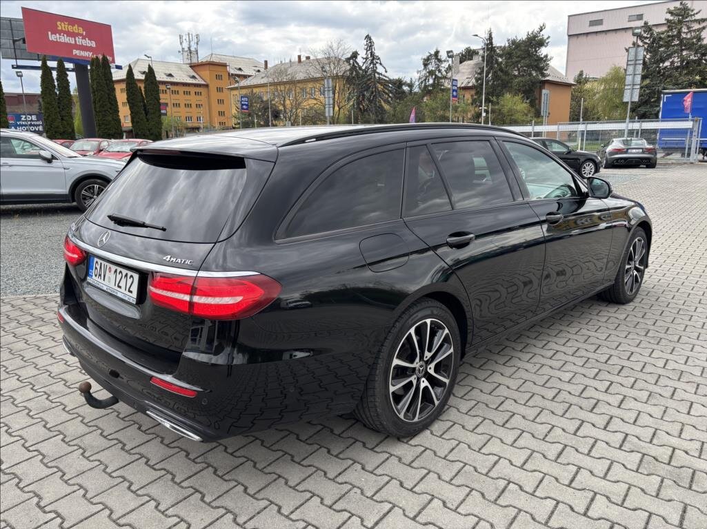 Mercedes-Benz Třídy E Kombi 2,0 l 143 kw