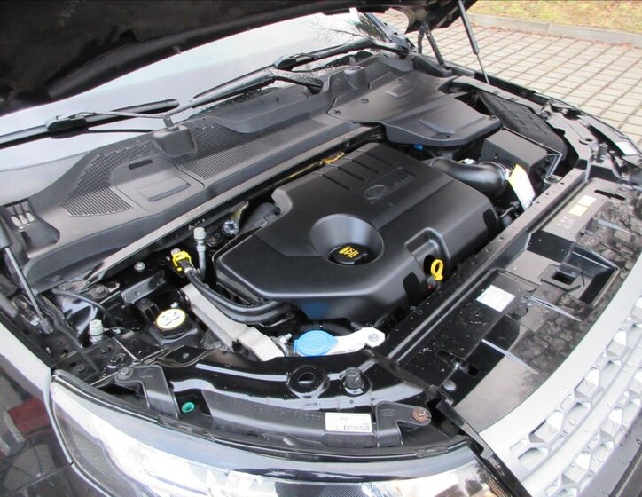 Land Rover Discovery Sport SUV 2,0 l 110 kw