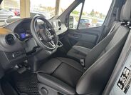 Mercedes-Benz Sprinter 8