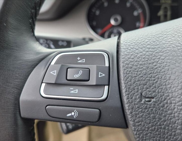 Volkswagen Passat Sedan / Limuzína 2,0 l 147 kw