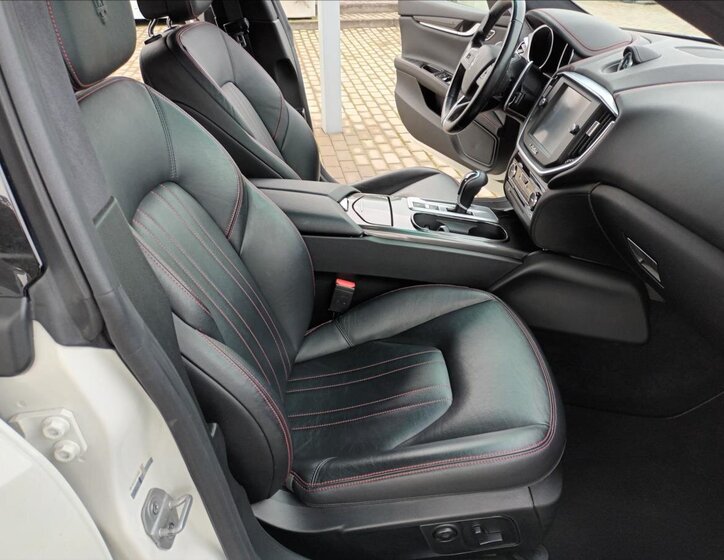 Maserati Ghibli Sedan 3,0 l 243 kw