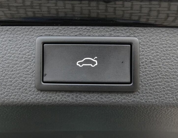 Škoda Karoq SUV / Terénní 1,5 l 110 kw