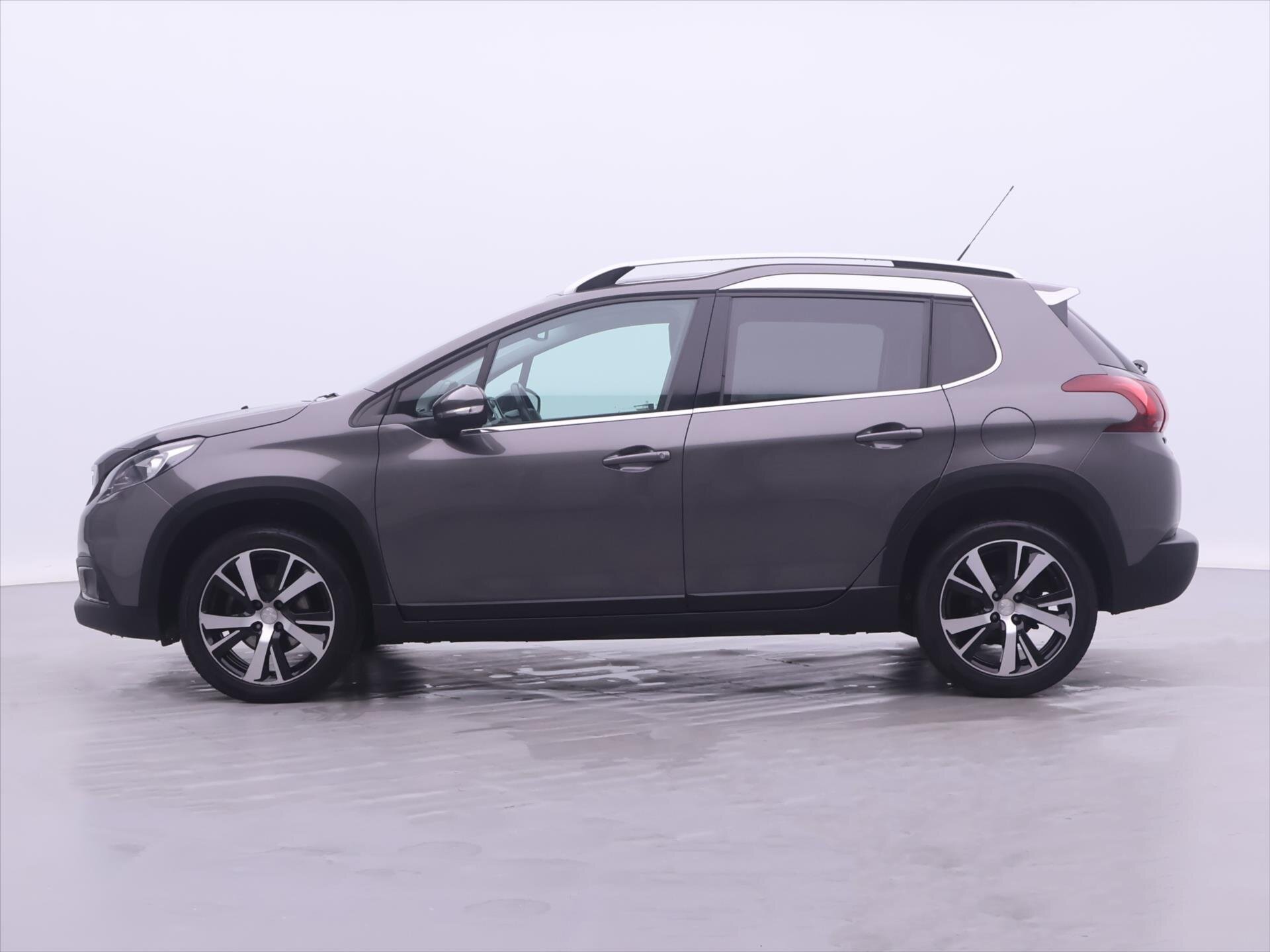 Peugeot 2008 SUV 1,2 l 81 kw