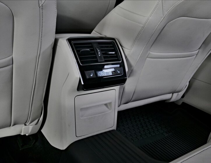 Škoda Superb Sedan / Limuzína 2,0 l 200 kw