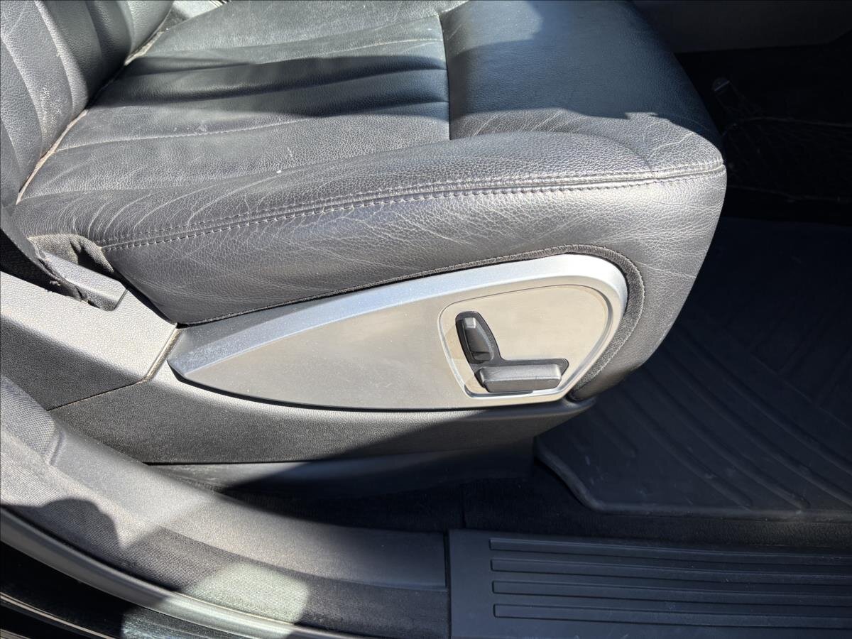 Mercedes-Benz Třídy R Kombi 3,0 l 165 kw