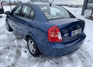 Hyundai Accent 11
